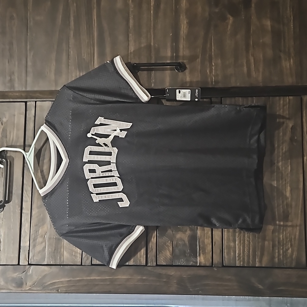 Boys Jordan short sleeve jersey
